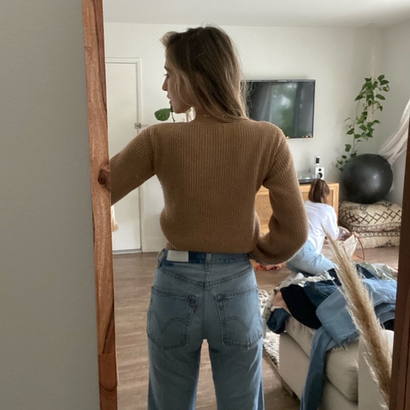 RARE Re/Done Cropped Flare Jeans - Picture 2 of 6